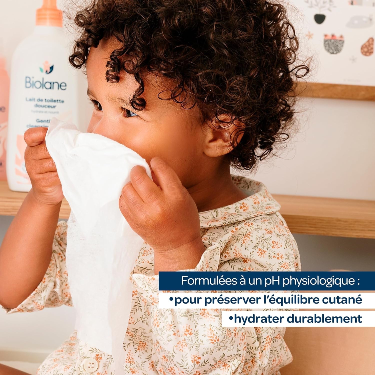 BIOLANE - Toallitas húmedas para bebé para rostro y manos - Paquete de 6 - 384 toallitas (6 x 64 cm) - Limpia y protege - Artículos de tocador - Hipoalergénicas - Para pieles sensibles - 97% de ingredientes naturales - Elaboradas