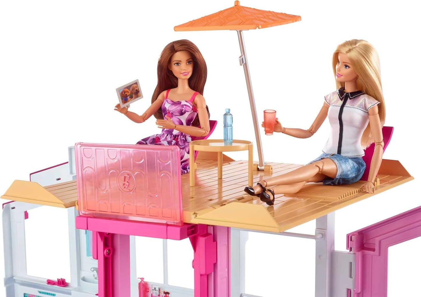 Barbie Dream House, casa adosada de 3 pisos y 5 habitaciones, incluye accesorios como muebles, plegable y de almacenamiento, juguete para edades de 3 años en adelante, DLY32