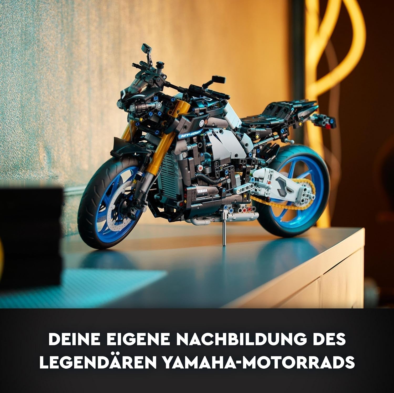 LEGO 42159 Technic Kit de Modelo de Motocicleta Yamaha MT-10 SP para Adultos, Auténtico Modelo de Vehículo con Motor de 4 Cilindros, Dirección Funcional y Aplicación Ar, Regalo para Hombres y Mujeres Kits de Construcción Besuche den LEGO-Store