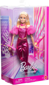 Muñeca Barbie Deluxe Style #5 con un traje rubio rosa metálico con un corpiño brillante y pantalones brillantes, con accesorios que incluyen un collar rosa y un bolso, JFP40