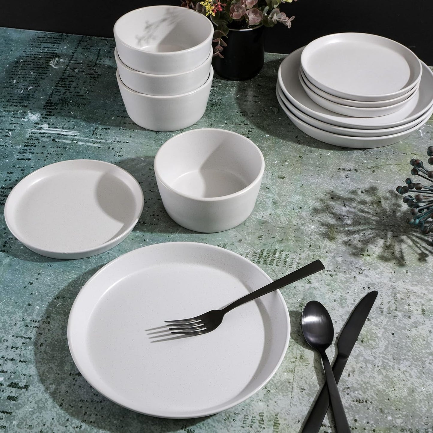 Vajilla Sofia Coupe, servicio para 4 personas (12 piezas), blanca con lunares