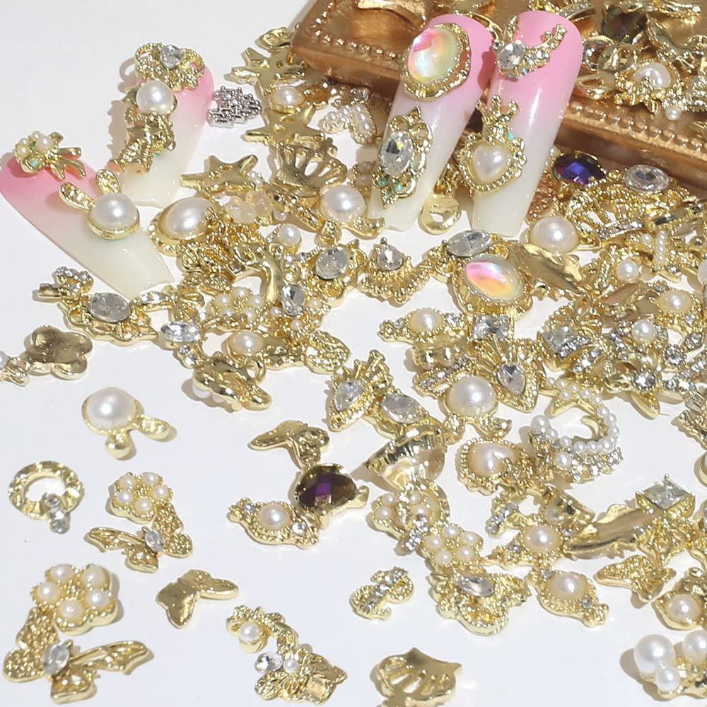 50 Stück Gold Nail Charms, estilos mixtos Glitzersteine ​​​​Nägel Perle Legierung Nagel Steine ​​​​Blume Schmetterling Strasssteine ​​​​Nägel Herz Stern Nagel Charms DIY Nail Art Zubehör Frauen Nägel Deko