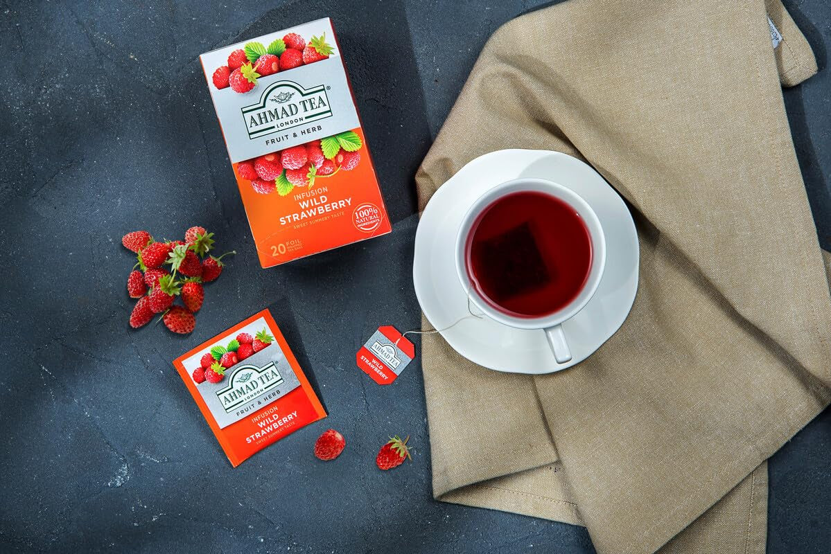 Ahmad Tea - Fresa silvestre - Té de frutas y hierbas descafeinado - Fresa - Sabor a bolsitas de té envueltas individualmente selladas con 2 g de té por porción - 20 bolsitas de té con bandas