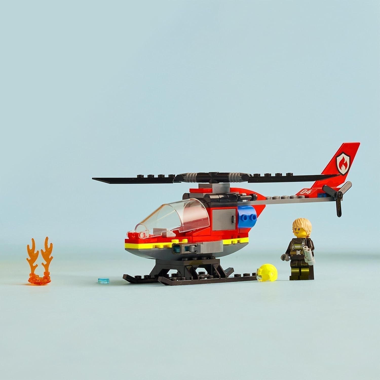 LEGO City Helicóptero de los Bomberos, set de helicóptero de juguete y figura de piloto, helicóptero de bomberos para una experiencia de juego imaginativa, regalo para niños, niños y niñas a partir de 5 años 60411 Juegos de construcción Besuche den LEGO-Store