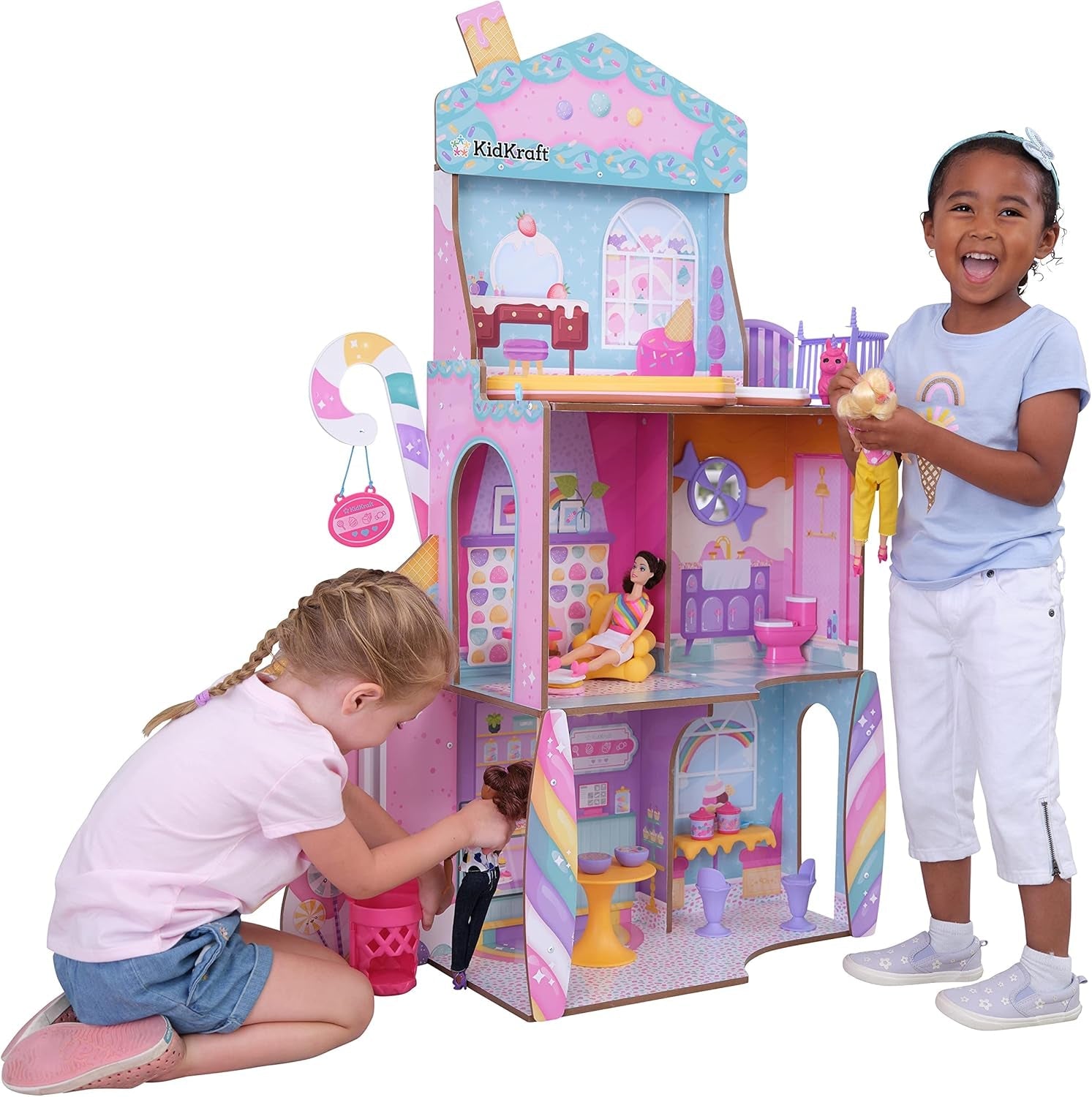 KidKraft Casa de Muñecas de Madera Castillo de Dulces con Muebles y Accesorios, Casa con Figura de Llama Unicornio, Elevador de Conos de Helado y Silla de Osito de Goma para Muñecas, Juguete para Edades de 3 años en adelante, 20242