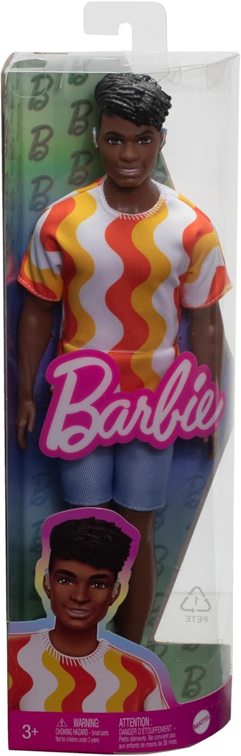 Muñeca Barbie Fashionistas Ken núm. 220 Con tirantes y cuerpo ancho con camisa estampada naranja removible, shorts y sandalias de plataforma, HRH23 Naty Shop Dolls