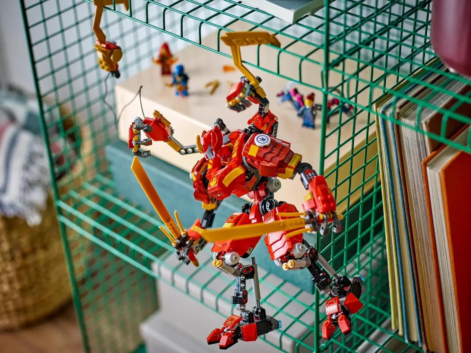 LEGO NINJAGO Juego de robot trepador ninja de Kai, juguete ninja con figura de acción para construir y 4 minifiguras, juego de aventuras para niños, regalo de cumpleaños para niños y niñas de 9 años 71812 Juegos de construcción Beuche den LEGO-Store
