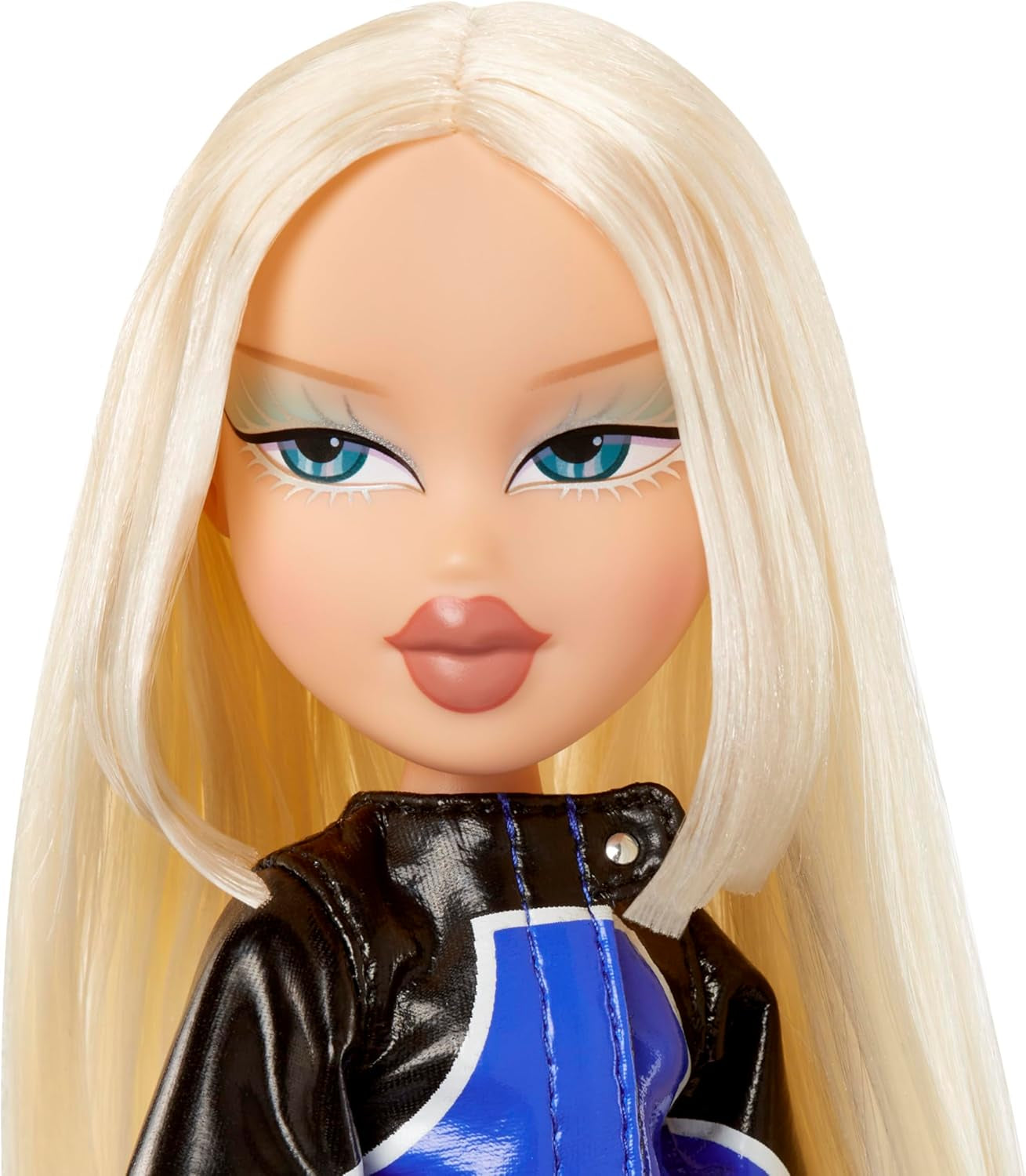 Bratz Scorchin' Cloe: incluye 1 muñeca de moda con atuendo y accesorios, muñecas inspiradas en los deportes de motor, lindo juguete para niñas