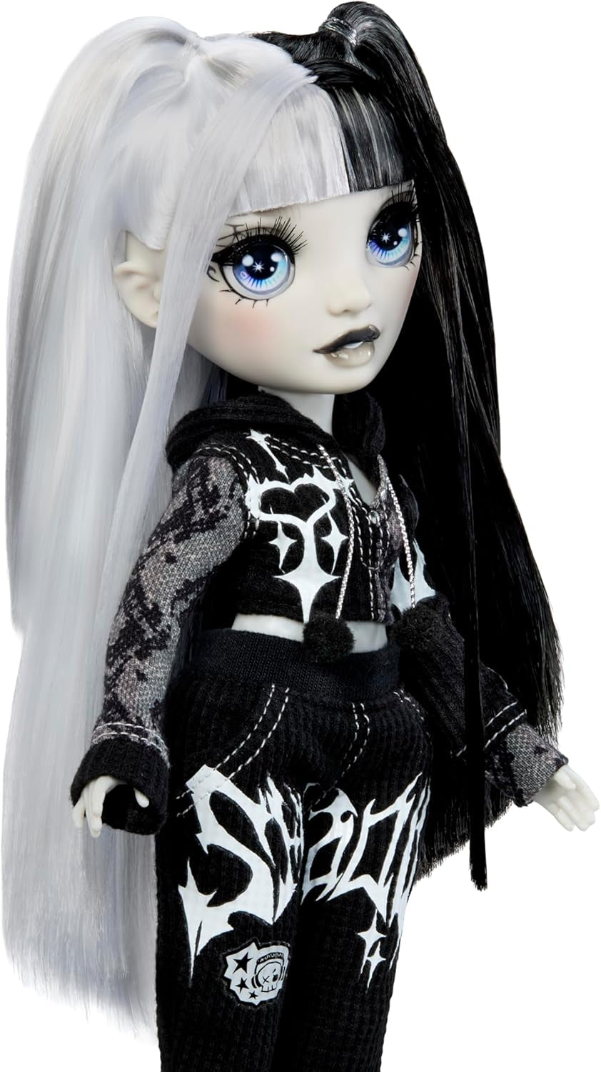 Girls Night Rainbow High Shadow High - Heather Grayson - Muñeca fashion de 28 cm con pelo en tonos grises, blanco y negro y conjunto con accesorios y peine - Para coleccionistas y niños a partir de 6 años