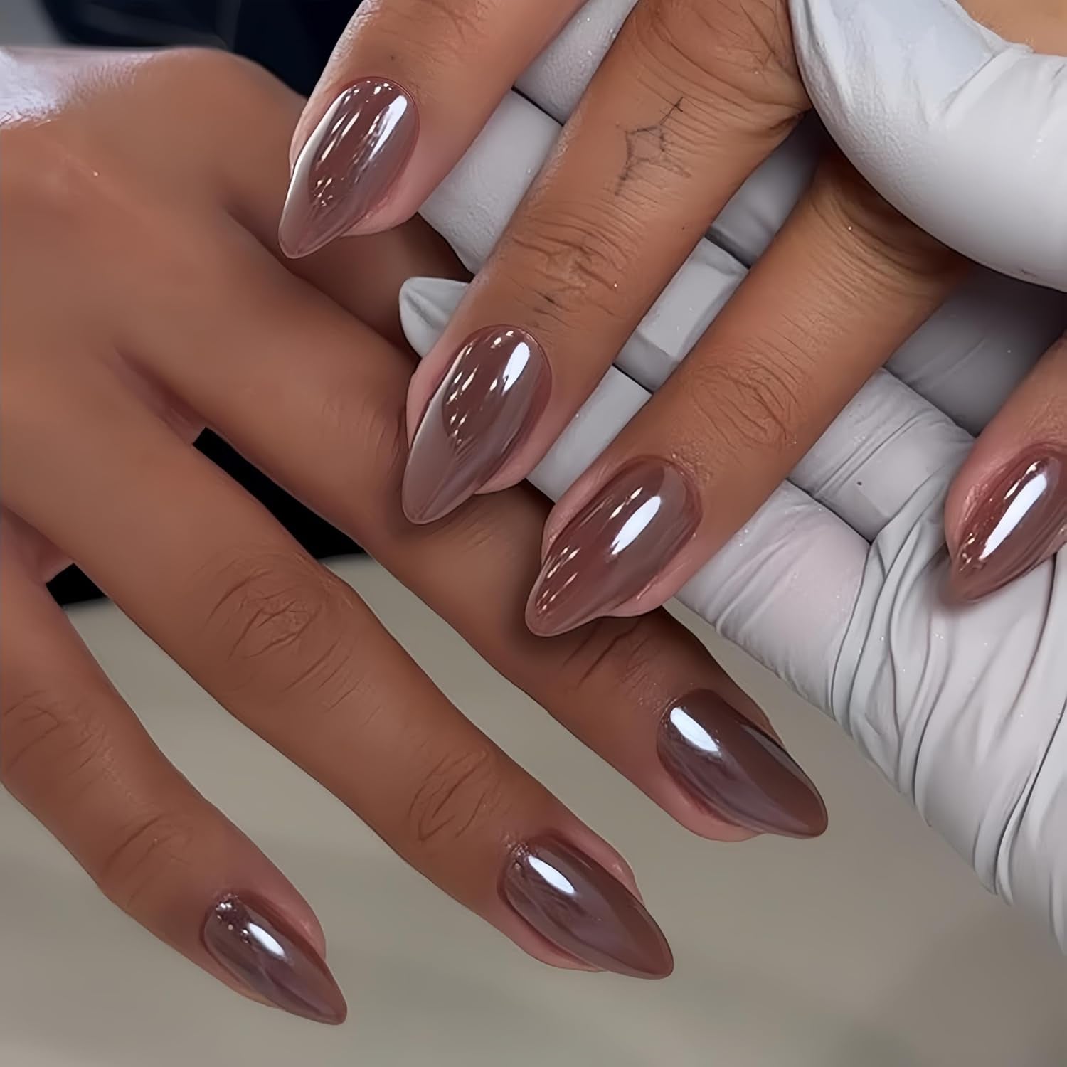 Uñas Cromadas Autoadhesivas - Pegamento Con Brillo Marrón Almendra Mediano En Las Uñas Uñas Postizas Con Brillo Pegamento En Uñas Artificiales Uñas Acrílicas Esmaltadas Para Mujeres 24 Piezas