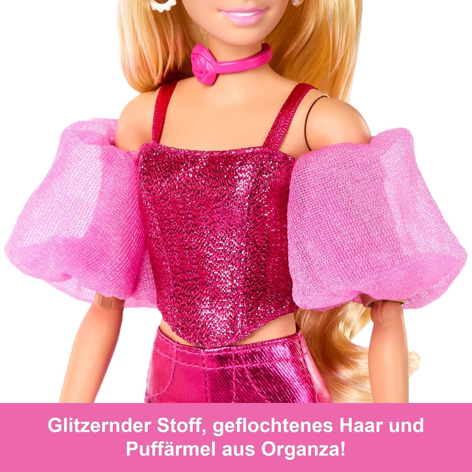 Muñeca Barbie Deluxe Style #5 con un traje rubio rosa metálico con un corpiño brillante y pantalones brillantes, con accesorios que incluyen un collar rosa y un bolso, JFP40
