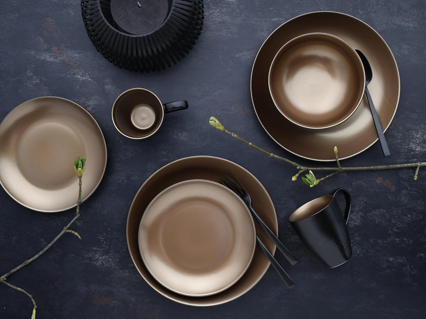 CreaTable, 23598, Serie GLAMOUR - Oro, Juego de vajilla de 16 piezas, Servicio combinado de porcelana, Apto para lavavajillas y microondas, Fabricación de calidad