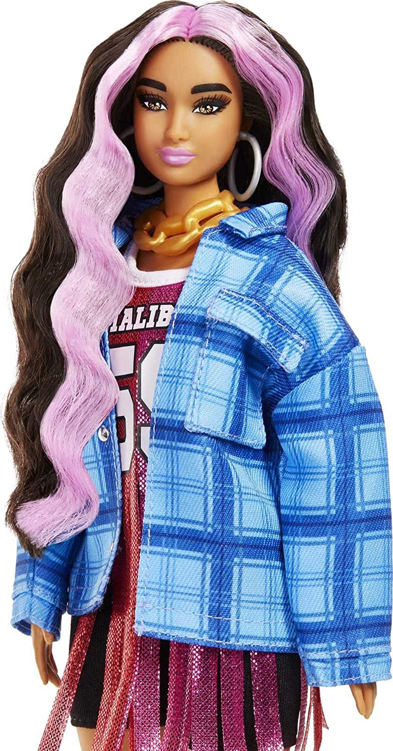 Barbie HDJ46 - Muñeca Extra con Vestido, Camiseta de Baloncesto y Accesorios, con Mascota Corgi, Pelo Rizado Extra Largo con Mechas Rosas y Articulaciones Flexibles, Juguete de Regalo para Niñas 3+ Naty Shop Dolls