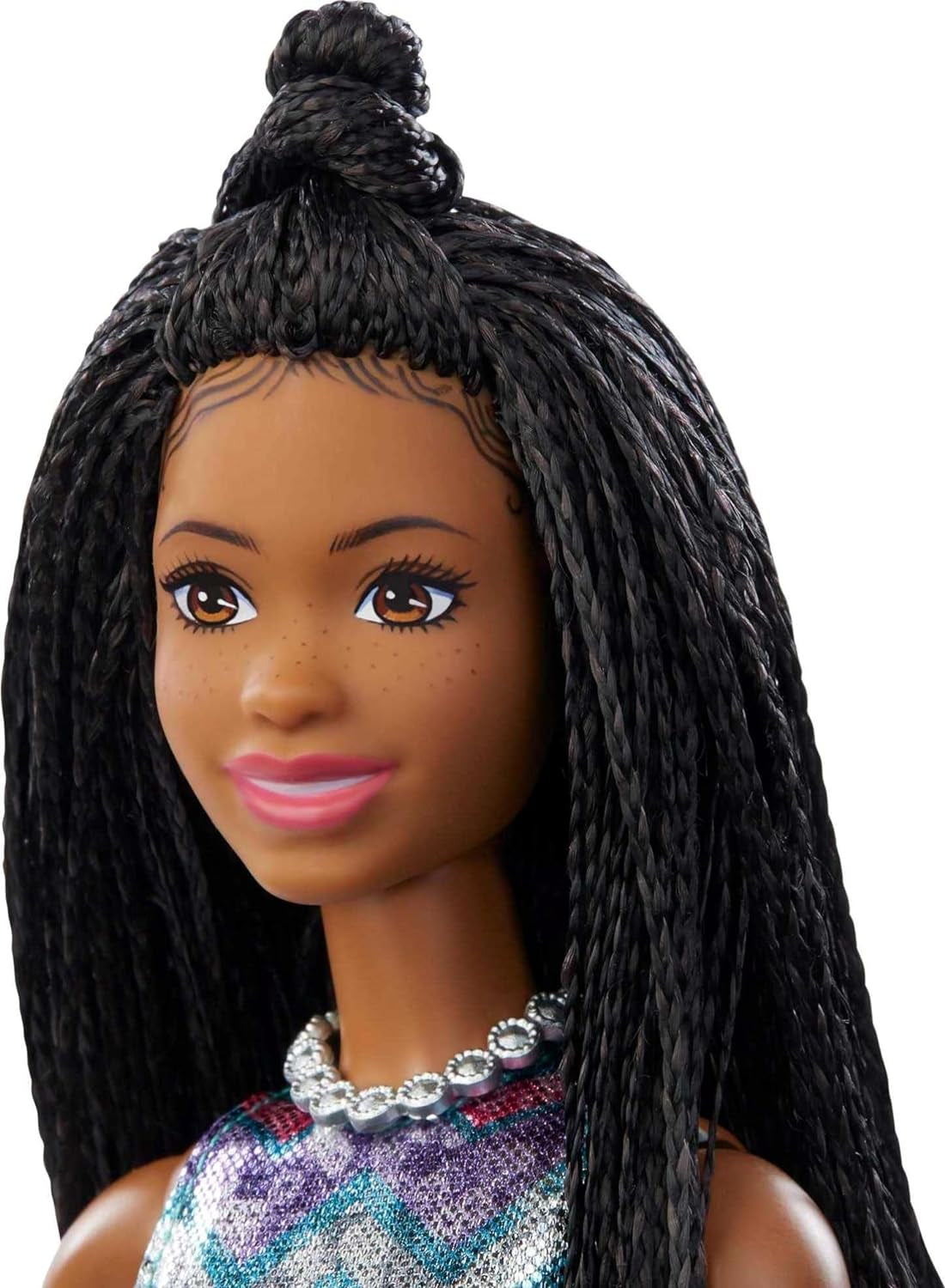 Barbie GYJ22 - escenario gratuito para la muñeca Big Dream Brooklyn (aprox. 30 cm, coletas marrones) con canciones de películas, luces, micrófono y accesorios, regalo para niños a partir de 3 años Naty Shop Dolls