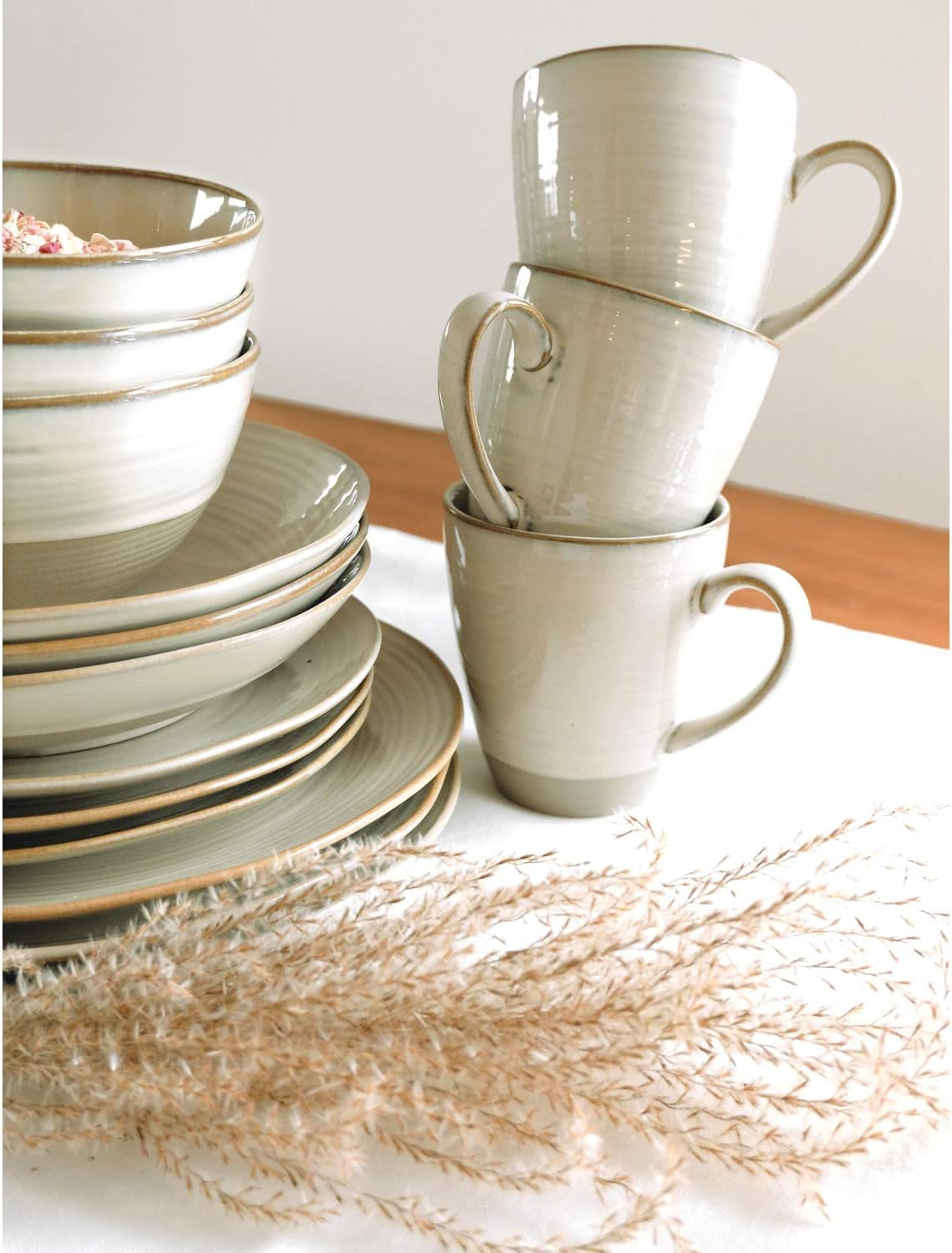 MÄSER 931818 Nottingham Vintage Series Vajilla para 4 personas, servicio de desayuno de 12 piezas con formas redondas irregulares en aspecto retro, azulejo, beige