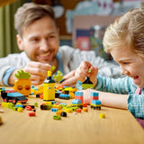 LEGO 11027 Classic Neon Creative Building Set, Brick Box Set, Juguete de construcción con modelos: coche, piña, extraterrestre, patines, figuras y más, para niños a partir de 5 años Juegos de construcción Besuche den LEGO-Store