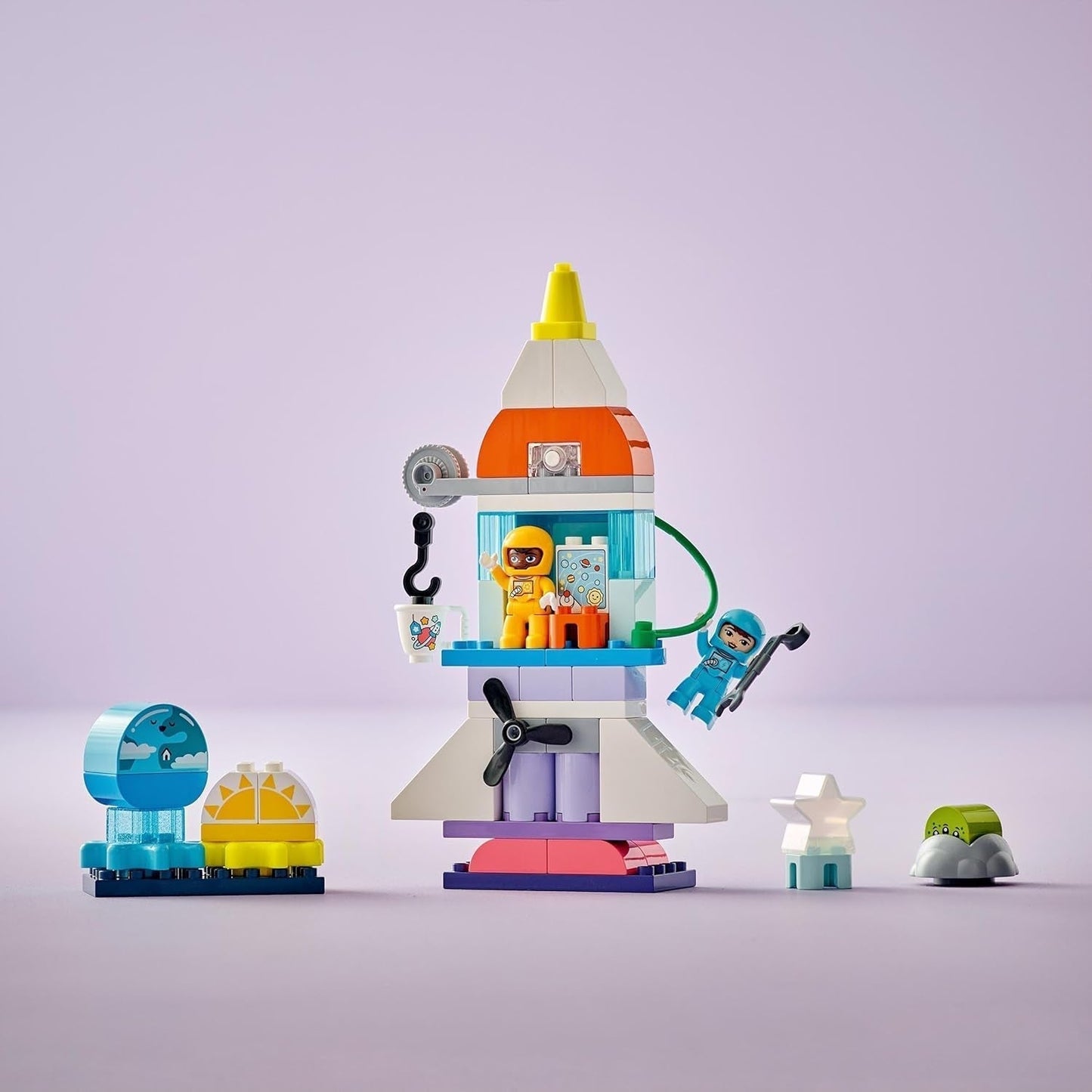 LEGO DUPLO Transbordador espacial 3 en 1 Juego espacial de muchas aventuras Cohete de juguete para niños Juguete científico de construcción Desarrollo temprano de habilidades motoras Regalo para niños de 3 años 10422 Juegos de construcción Beuche den LEGO-Store