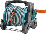 Gardena Classic Wall Hose Reel Set 50: Enrollador de manguera móvil, compacto, montable en la pared y extraíble en cualquier momento, con manguera de 20 m, boquilla pulverizadora y piezas de sistema (8009-20)