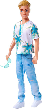 Muñeco Simba Steffi Love Kevin con un top con estampado de palmeras y unos vaqueros geniales, incluye gafas de sol, 30 cm, a partir de 3 años