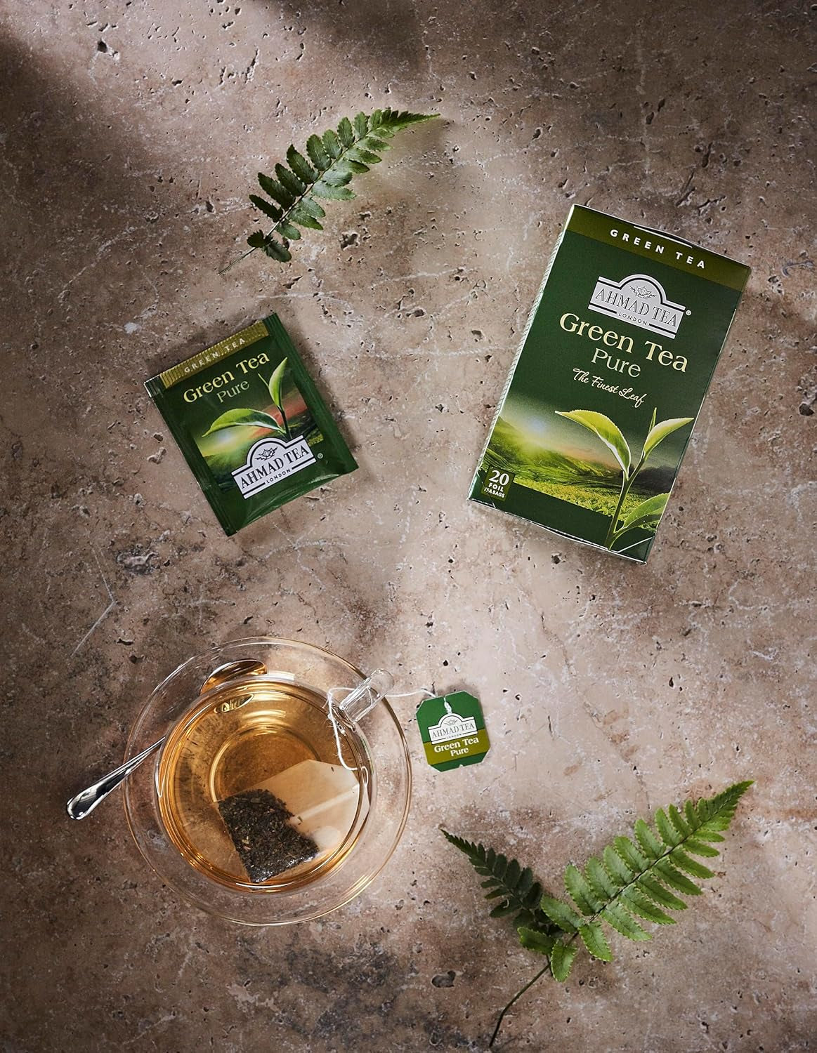 Ahmad Tea - Té verde - Bolsas de té envueltas individualmente selladas con sabor con 2 g de té por porción - 20 bolsas de té con bandas (paquete de 2)