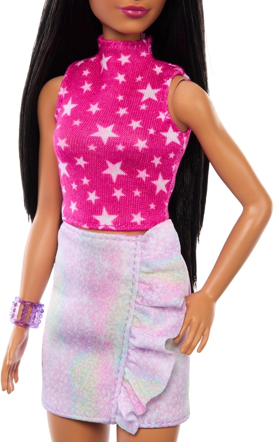Muñeca Barbie Fashionistas núm. 215 con cabello negro liso, blusa rosa con estampado de estrellas y falda iridiscente, muñeca de moda coleccionable del 65 aniversario, HRH13