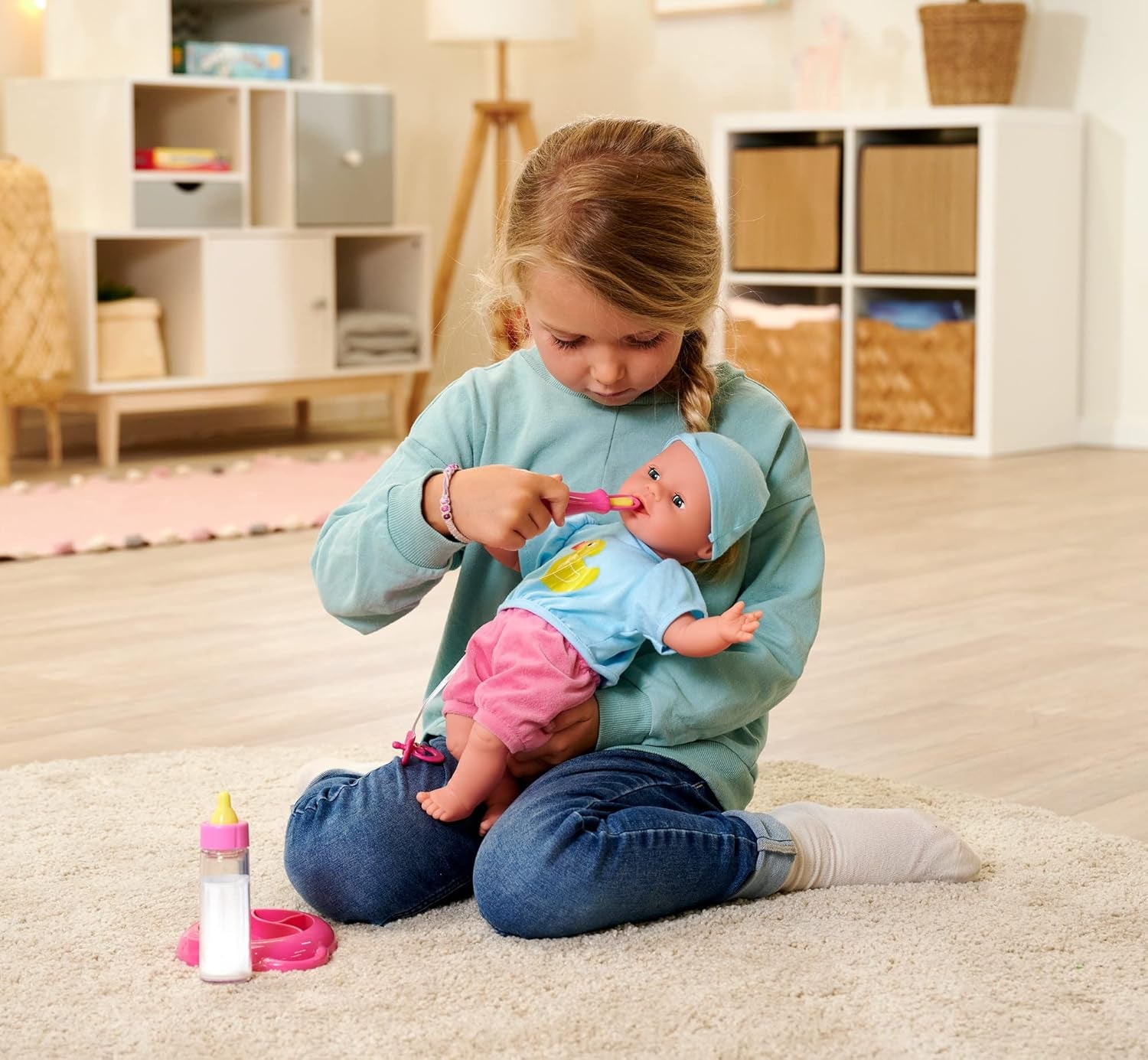 Simba 105010964 - Muñeco blandito Laura Hungry con chupete, cuchara mágica, biberón y plato que desaparece, 38 cm, muñeco bebé para niños a partir de 2 años