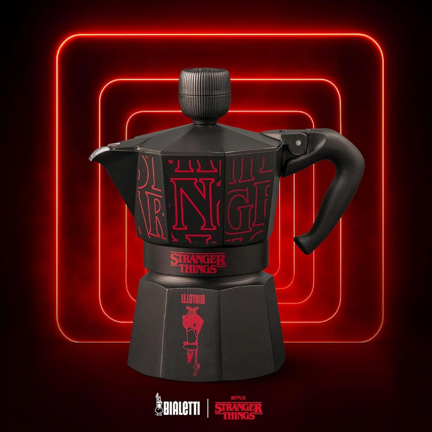 Bialetti Moka Express Stranger Things Cafetera de 3 tazas, Botón de música con función de carga USB-C, No apta para placas de inducción, 3 tazas (130 ml), Negra