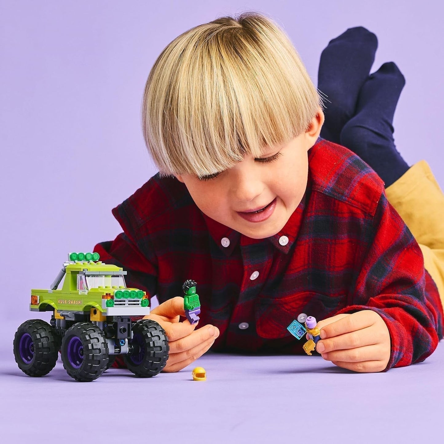 LEGO Ç€ Marvel Camión Hulk Vs. Thanos - Juguete de construcción de superhéroe - Vehículo y minifiguras de los Vengadores - Monster Truck para megadiversión - Regalo para niños y niñas a partir de 7 años - 76312 Juegos de construcción Besuche den LEGO-Store