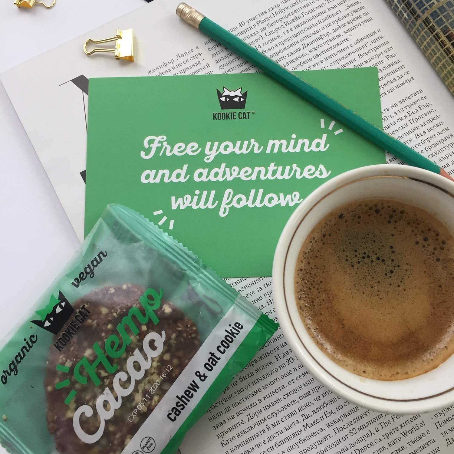 Semillas de cáñamo y cacao - Galletas de avena y anacardo orgánicas, sin gluten, veganas y envueltas individualmente - Paquete múltiple de 12 x 50 g