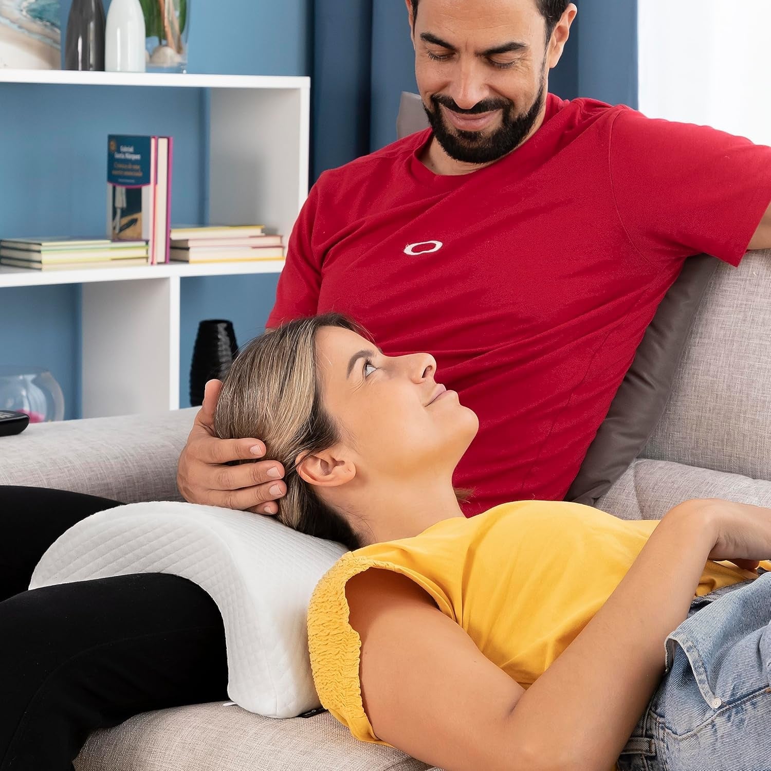 InnovaGoods - Almohada cervical viscoelástica para parejas, Diseño ergonómico para el relax en pareja, Viscoelástica para aliviar la presión, Funda desenfundable, Blanco, 36 x 12,5 x 30,5 cm, Viscoelástica