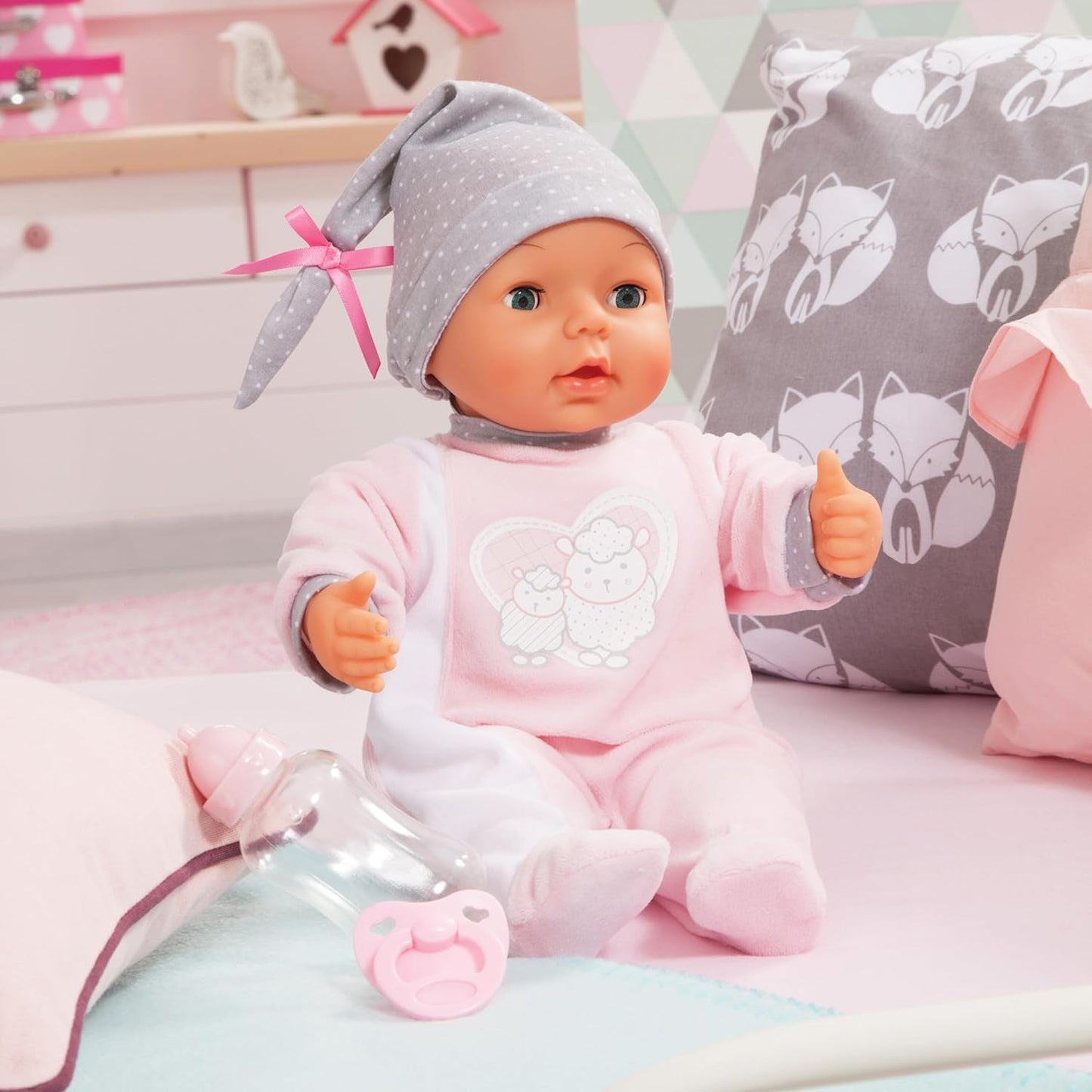 Bayer Design 93829AA My Piccolina muñeca interactiva con función, Muñeca que habla, Mueve la boca, 38 cm, Chupete, Biberón, Rosa, Gris