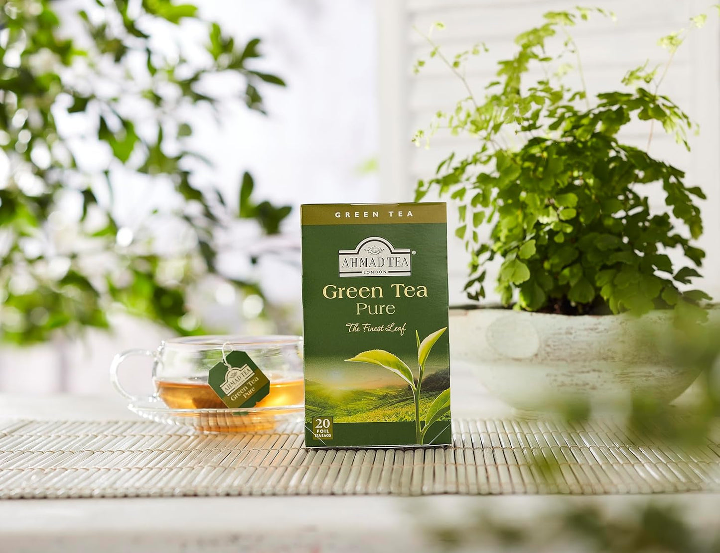 Ahmad Tea - Té verde - Bolsas de té envueltas individualmente selladas con sabor con 2 g de té por porción - 20 bolsas de té con bandas (paquete de 2)