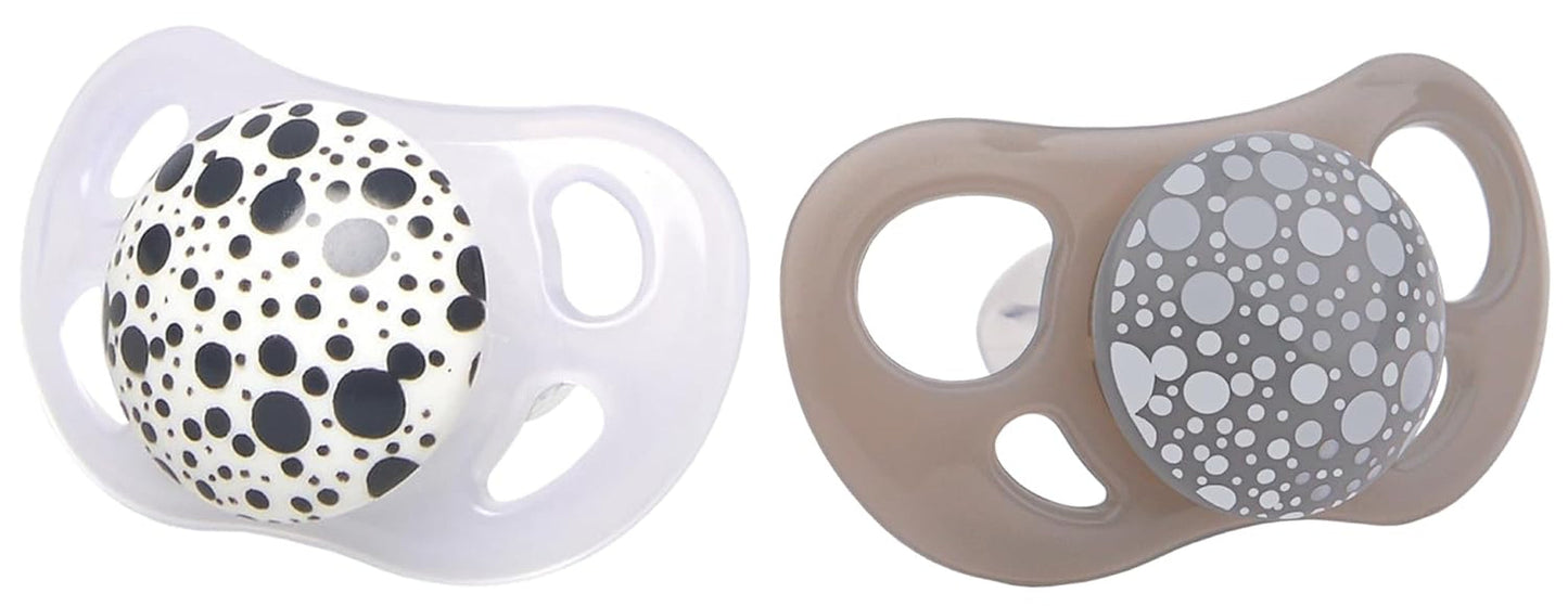 Chupetes para bebé Twistshake - Paquete de 2 | Forma de ortodoncia | Ultraligero | Tetina de silicona suave | Sin BPA | Apto para bebés a partir de 6 meses | Blanco grisáceo