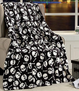 Elegant Comfort Manta ligera con temática de Halloween, suave, acogedora y afelpada, perfecta para relajarse en esta temporada espeluznante, 127 x 152,4 cm, camas y fundas de calavera y huesos Elegant Comfort Skull Bone 50 x 60