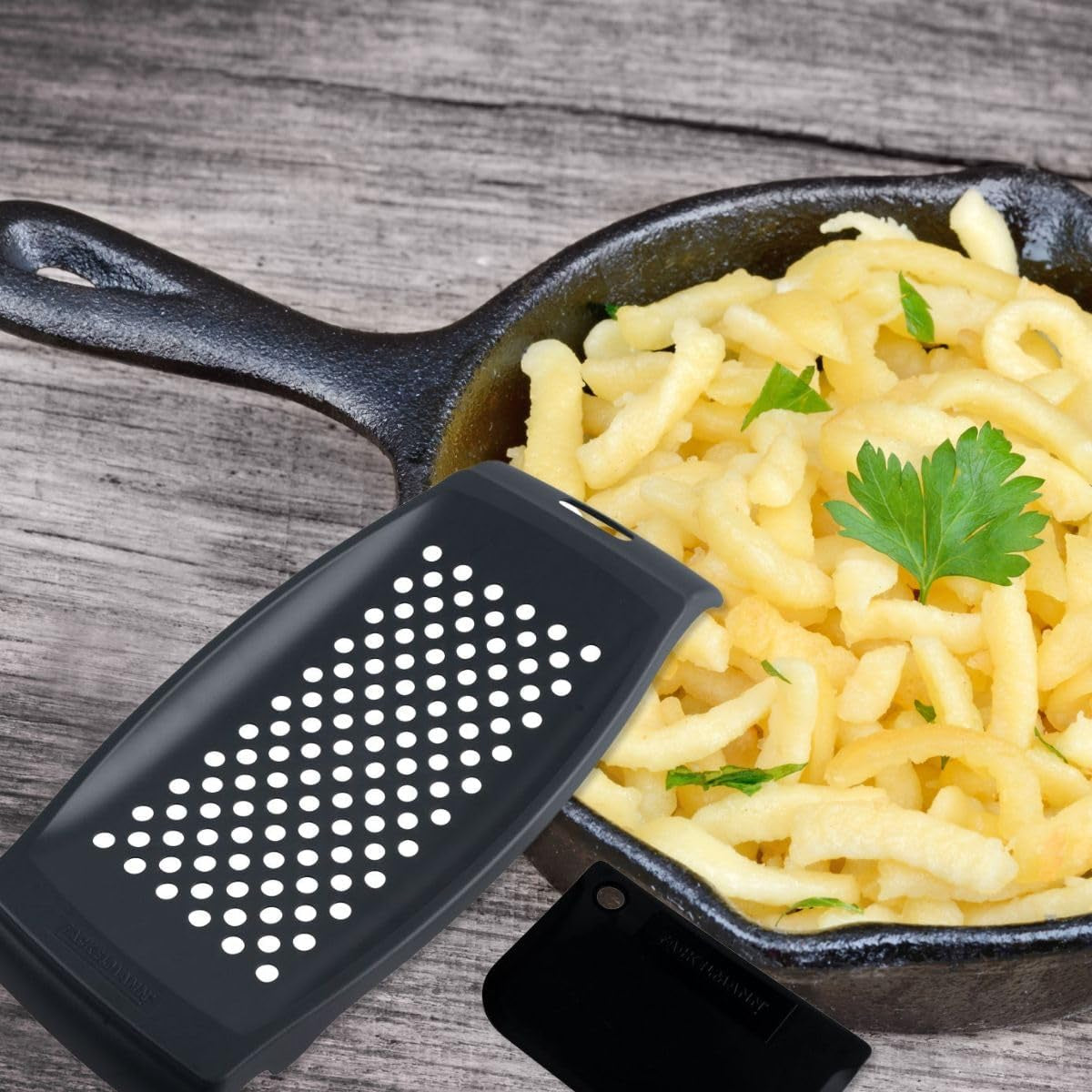 Rallador de spaetzle Fackelmann con espátula para masa Pelador Naty Shop
