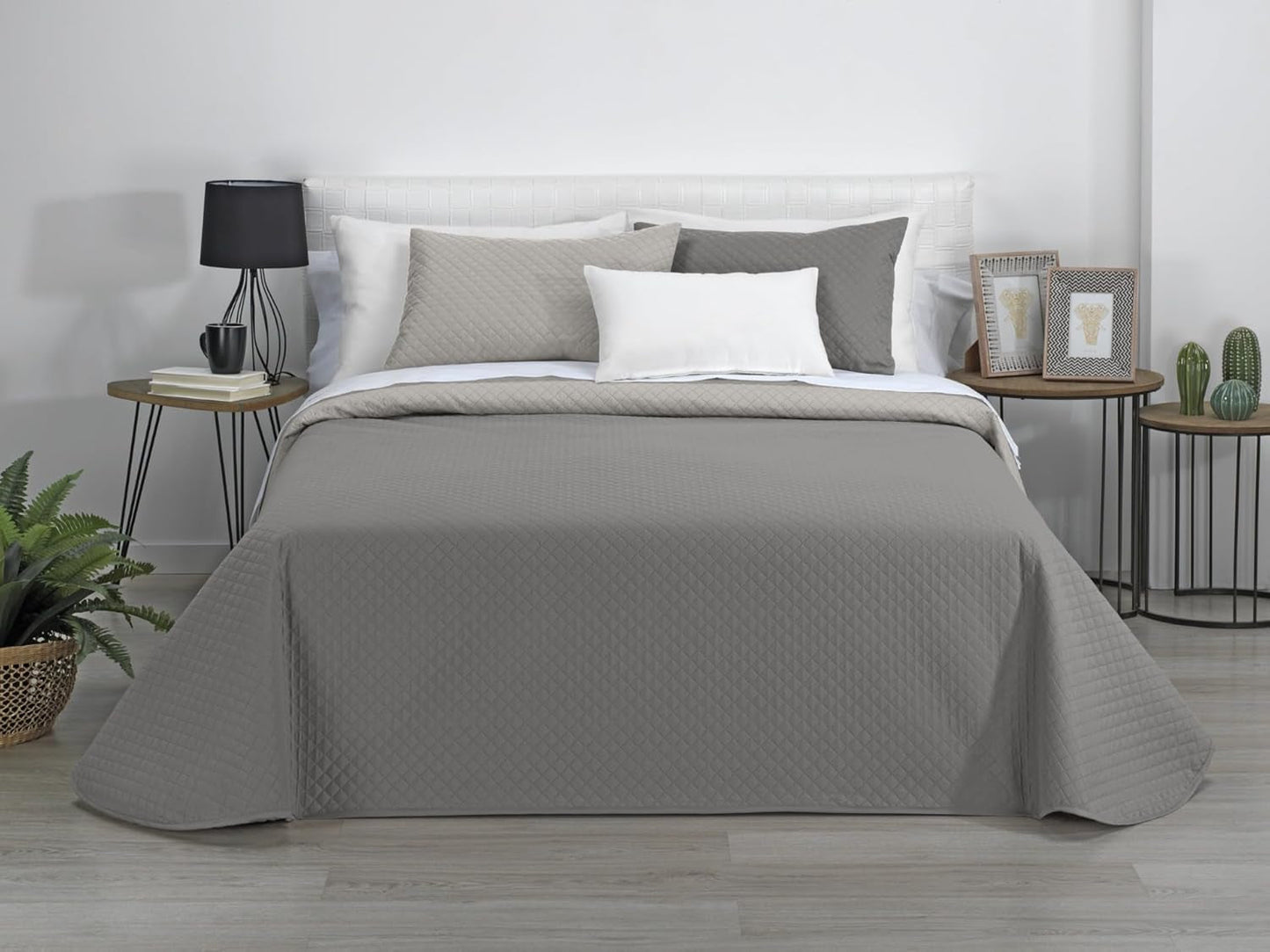 AVA | Colcha boutique reversible | Para todas las estaciones | Color - Beige/Gris pardo | Para cama de 140/150/160 cm. cama. (250 X 270 Cm. Ancho X Alto) | Edredón acolchado Edredones y colchas Naty Tienda Título predeterminado