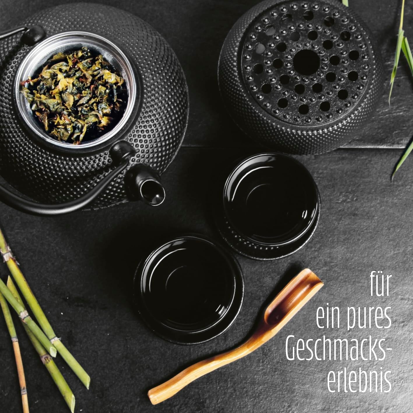 Juego de té Lumaland de 8 piezas | Tetera de hierro fundido Tetsubin de 1,4 litros | Calentador de hierro fundido | 2 tazas de té y 2 platillos | Juego de té japonés que incluye cuchara medidora de bambú e infusor de acero inoxidable.
