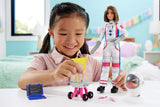 Muñeca Barbie de 65.º cumpleaños y 10 accesorios, juego de astronauta de muñeca morena, vehículo móvil con ruedas, casco espacial con visera cambiante y más, HRG45