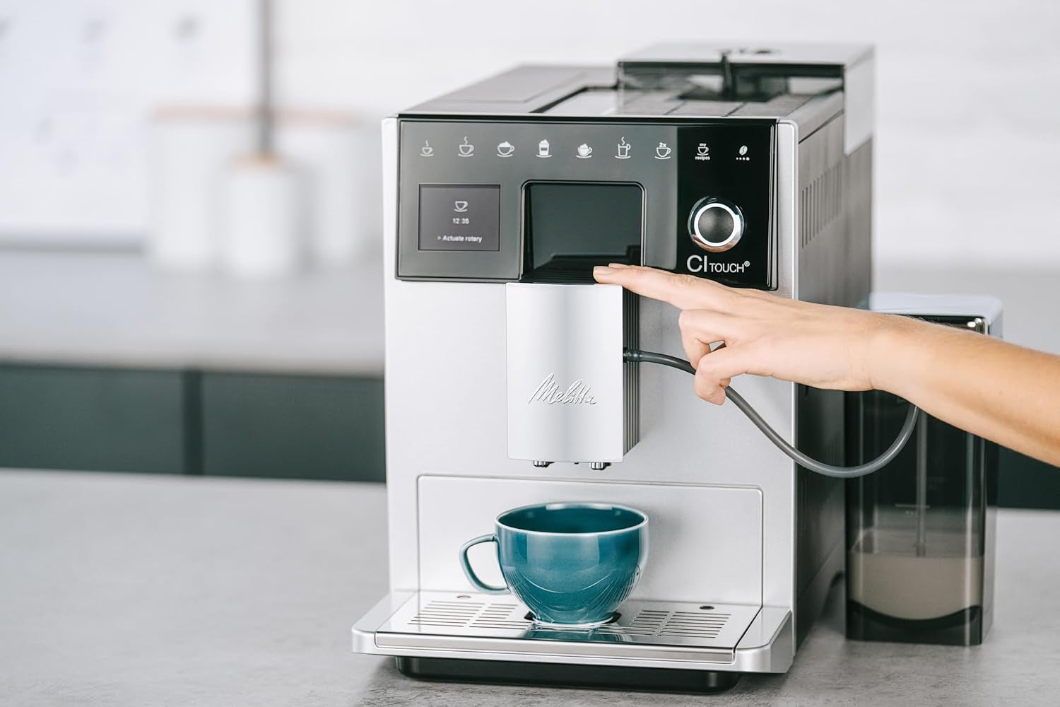 Melitta CI Touch: cafetera espresso totalmente automática con sistema de leche, cafetera espresso con molinillo de café integrado y espumador de leche, p. para espresso o capuchino, plateado
