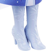 Mattel Muñeca Princesa Elsa de Disney, Muñeca Frozen con traje de viaje, Cabello rubio peinable, Articulación articulada, Falda y botas desmontables, Regalos Disney, Juguete para edades de 3 años en adelante, HLW48
