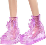 Mattel Hello Kitty GWW98 - Figura Sanrio Badtz-Maru y Jazzlyn Puppe (aprox. 25,4 cm) con accesorios y accesorios, cabello largo lila y atuendo moderno, peajes para niños de 3 años