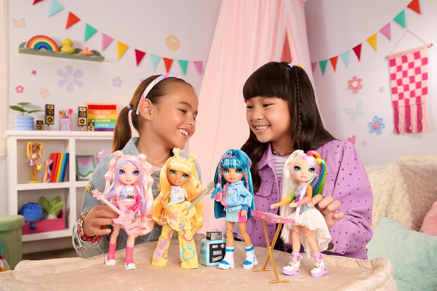 Rainbow High Junior High Rock Band - Amaya, Rainbow Colors - Muñeca de moda de 23 cm con teclado, personalizable con pegatinas, articulado, lindo juguete para niños a partir de 4 años