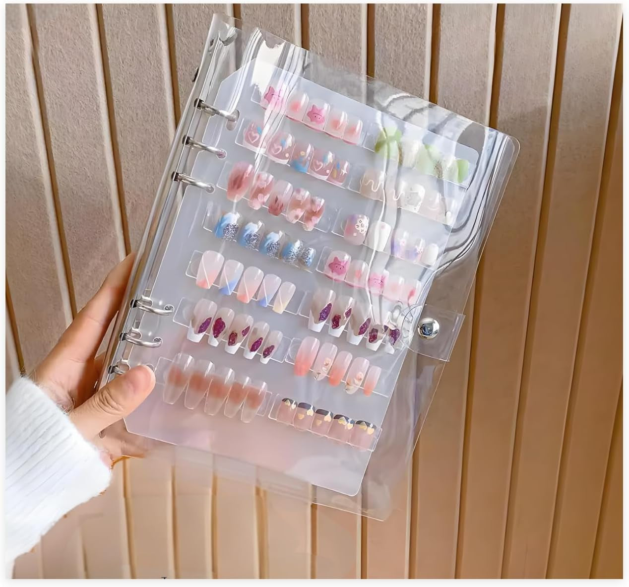 Juego de organizador de uñas A5 con cierre de grapas y hojas extraíbles - Caja transparente resistente + 6 almohadillas adhesivas y libro de almacenamiento de uñas artificiales/adhesivo desmontable - Ideal para almacenamiento, presentación