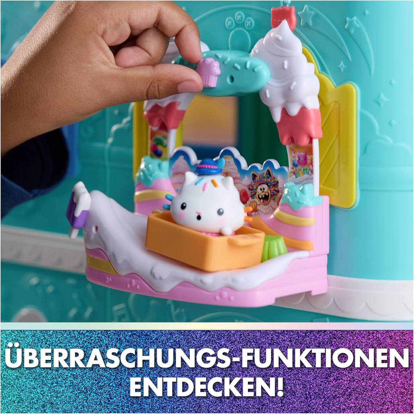 DREAMWORKS GABBY'S DOLLS HOUSE: LA PELÍCULA - El dulce balcón de Kuchi con figuras de casa de muñecas y accesorios para niños a partir de 3 años