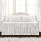 Lush Decor Juego de ropa de cama con falda de volantes, 3 piezas, juego de cama de lujo, elegante y encantador detalle de volantes, estilo atemporal y diseño clásico, suave y ligero, tamaño king, camas y edredones de decoración exuberante, color blanco (sofá cama doble)
