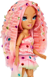 Rainbow High Be Dazzling - Adeline Rose - Muñeca de moda rosa de 28 cm con herramienta de decoración, piedras preciosas brillantes y accesorios de peinado