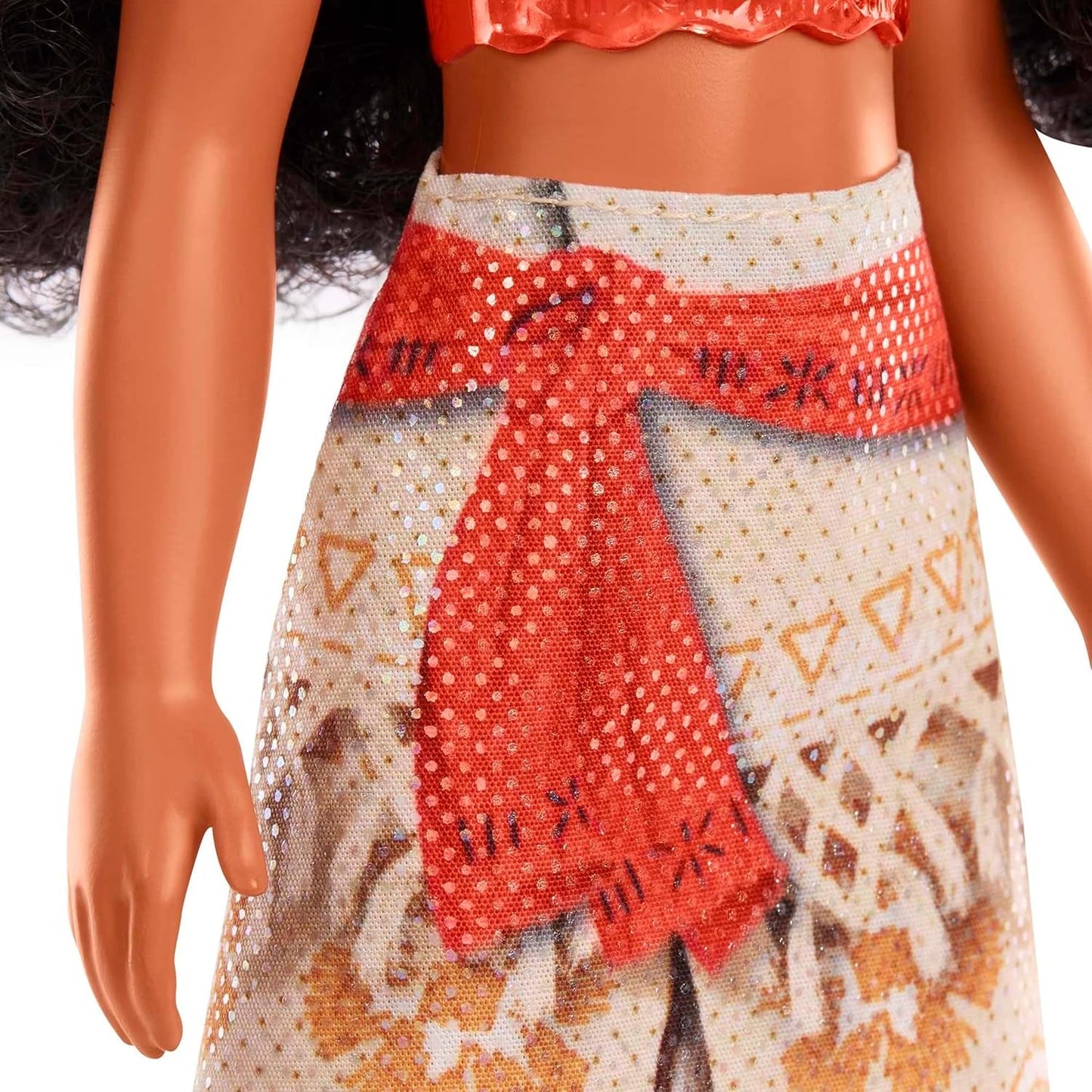 Mattel DISNEY Moana - Muñeca de moda articulada con traje de purpurina, diadema y collar desmontables, para niños a partir de 3 años, HPG68