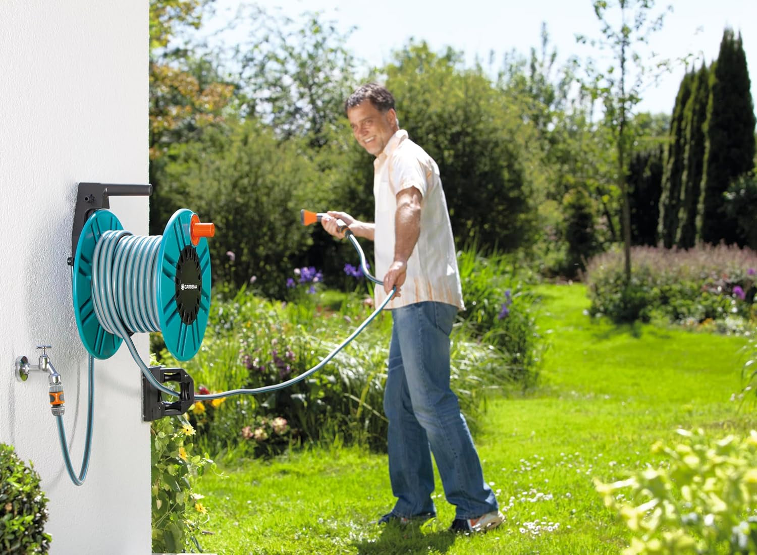 Enrollador de manguera de pared Gardena Classic 60 con carrete guía de manguera: Para fácil montaje en pared, con sistema antigoteo, conexión en ángulo, gran capacidad, ahorro de espacio (2650-88)