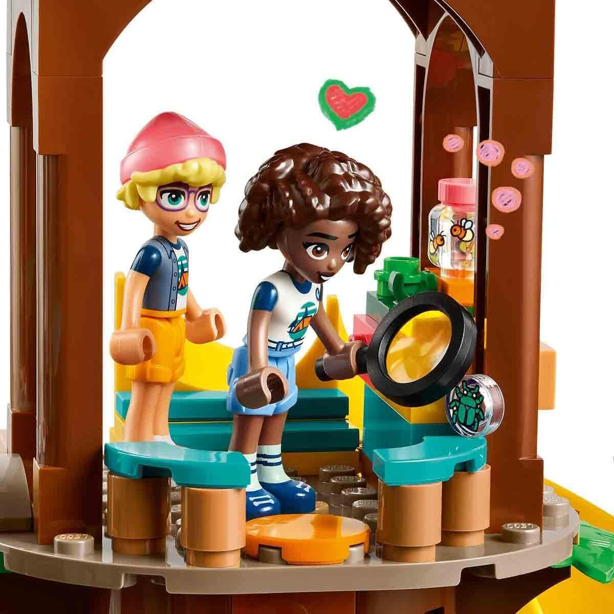 LEGO Friends Casa en el Árbol en el Campamento de Aventuras, Set de Juego para Niñas y Niños de 8 Años con 5 Figuras y 5 Animales, Idea de Regalo para Juegos Creativos, Juguetes Deportivos, Casa de Muñecas 42631 Juegos de Construcción Besuche den LEGO-Store