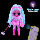 jajaja ¡Sorpresa! Tweens Neon Pop Stars - Kitty K - 1 muñeca de moda con sorpresas retroiluminadas y más de 10 conjuntos y accesorios de Pop Star, incluidas microbandas retro, regalo para niños 4+ Naty Shop Dolls